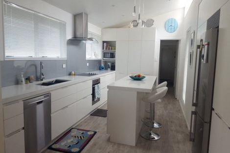 Photo of property in 69 Karewa Parade, Papamoa Beach, Papamoa, 3118