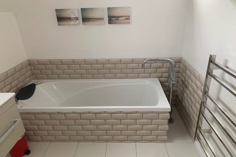 Photo of property in 42 Satara Crescent, Khandallah, Wellington, 6035