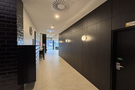 Photo of property in Proximity Apartment Hotel, 172 Thorndon Quay, Pipitea, Wellington, 6011