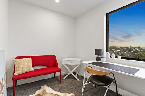 Photo of property in 24 Milenio Crescent, Windsor Park, Auckland, 0632