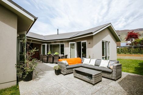 Photo of property in 16 Lansdown Street, Wanaka, 9305