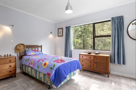 Photo of property in 2 Te Kawau Pass, Greenhithe, Auckland, 0632