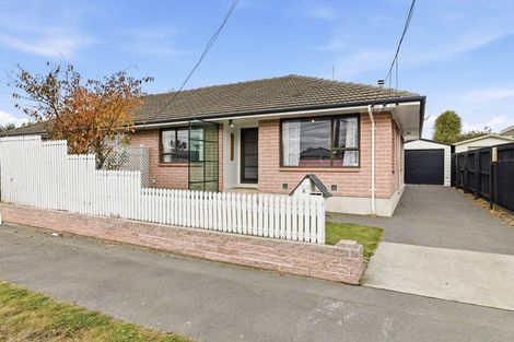 Photo of property in 4 Ontario Place, Wainoni, Christchurch, 8061