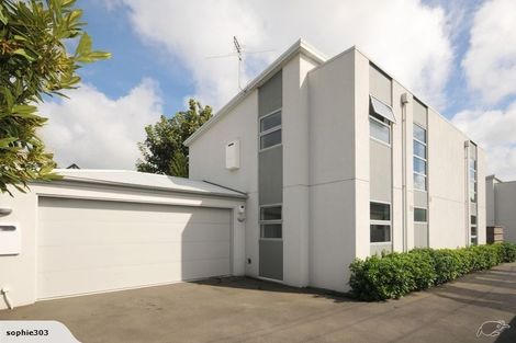 Photo of property in 128 Holly Road, St Albans, Christchurch, 8014