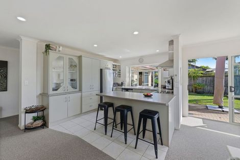 Photo of property in 32 Highfields Terrace, Henderson, Auckland, 0612