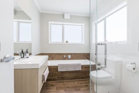 Photo of property in 101 Karepiro Drive, Stanmore Bay, Whangaparaoa, 0932