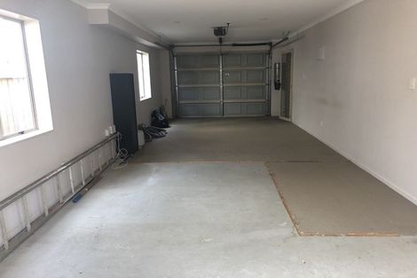 Photo of property in 13 Bushpark Place, Flat Bush, Auckland, 2016