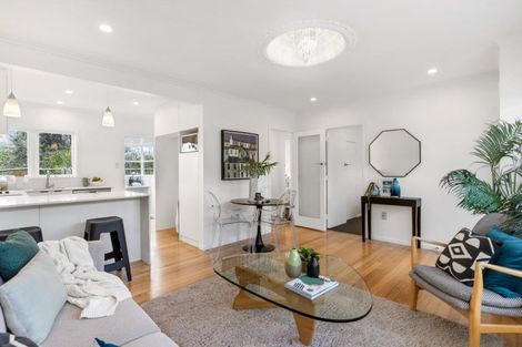 Photo of property in 3/109 Ocean View Road, Hillcrest, Auckland, 0627