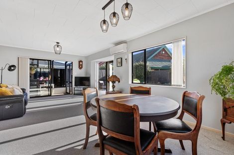 Photo of property in 1 Mangorei Road, Merrilands, New Plymouth, 4312