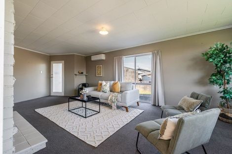 Photo of property in 35 Kimberley Grove, Westbrook, Palmerston North, 4412