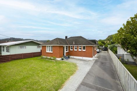 Photo of property in 5 Kowhai Street, Naenae, Lower Hutt, 5011