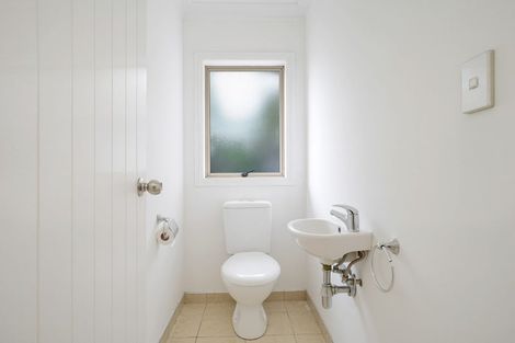 Photo of property in 24 Sapperton Drive, Henderson, Auckland, 0612