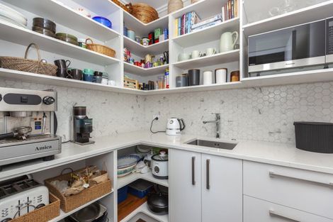 Photo of property in 3 Lamont Place, Waikanae, 5036