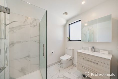 Photo of property in 2/97 Whites Line East, Waiwhetu, Lower Hutt, 5010