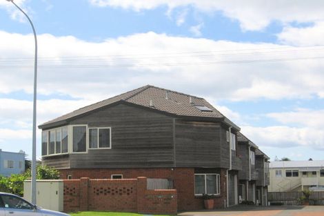 Photo of property in 4/21 Victoria Road, Mount Maunganui, 3116