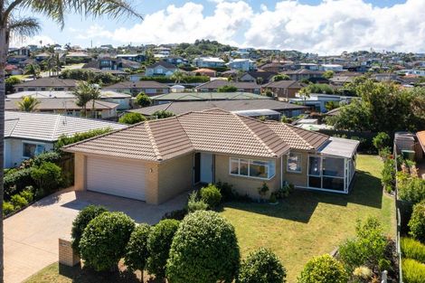 Photo of property in 94 Lakeside Drive, Orewa, 0931