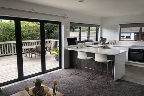 Photo of property in 6 Amorino Drive, Red Beach, 0932