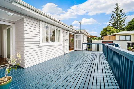 Photo of property in 23a Riserra Drive, Ranui, Auckland, 0612
