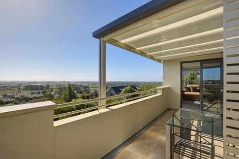 Photo of property in 31 Highcrest Heights, Westmorland, Christchurch, 8025