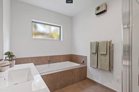 Photo of property in 46 Mcfaddens Road, St Albans, Christchurch, 8052