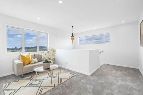 Photo of property in 42 Takurua Terrace, Orewa, 0931