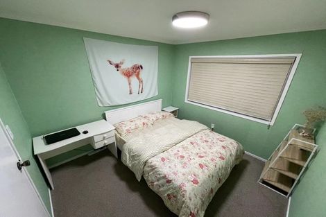 Photo of property in 108 Kemp Road, Massey, Auckland, 0614