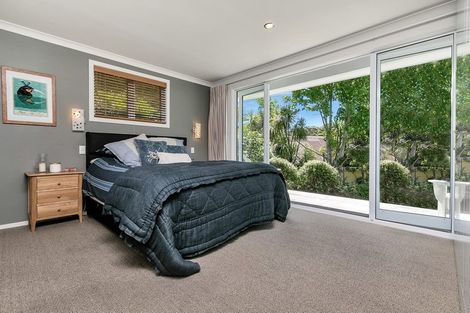 Photo of property in 42 Landing Road, Titirangi, Auckland, 0604