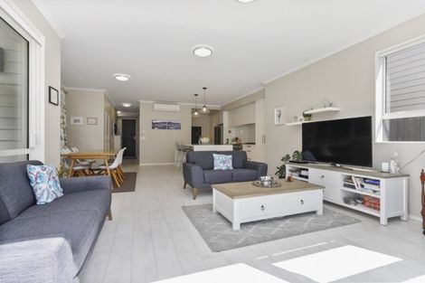 Photo of property in 2 Kotuku Lane, Hobsonville, Auckland, 0616