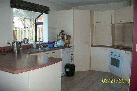 Photo of property in 9a Metric Place, Te Atatu South, Auckland, 0610