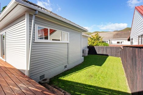 Photo of property in 44 Hardy Street, Waterloo, Lower Hutt, 5011