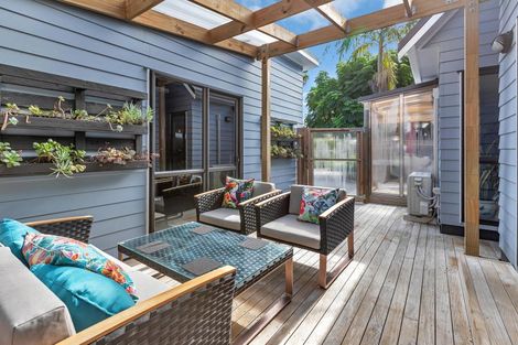 Photo of property in 1 Ishtar Place, One Tree Point, 0118