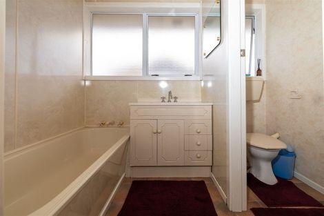 Photo of property in 33 Oriana Crescent, Hornby, Christchurch, 8042