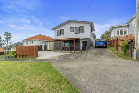 Photo of property in 34 Karaka Street, Helensville, 0800