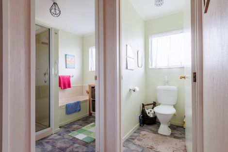 Photo of property in 2a Belvedere Crescent, Takaro, Palmerston North, 4412