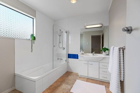 Photo of property in 34 Waikite Road, Welcome Bay, Tauranga, 3112