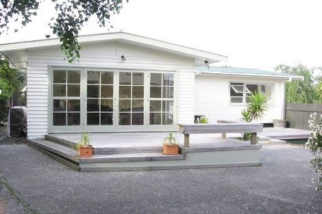 Photo of property in 1 Renata Crescent, Te Atatu Peninsula, Auckland, 0610