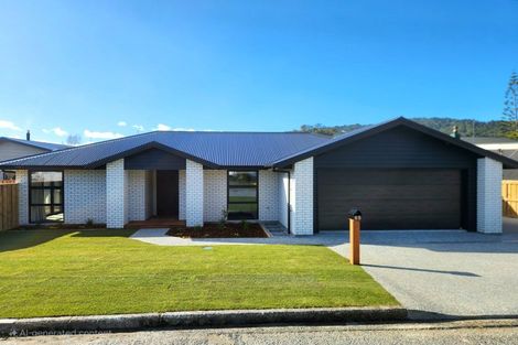Photo of property in 65 Marlborough Street, Greymouth, 7805