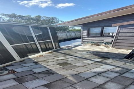 Photo of property in 1/865 Beach Road, Waiake, Auckland, 0630