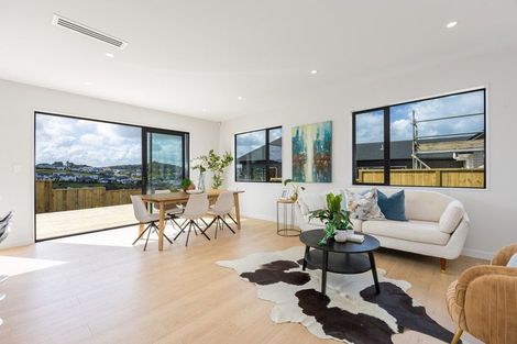 Photo of property in 16 Pekanga Road, Orewa, 0931