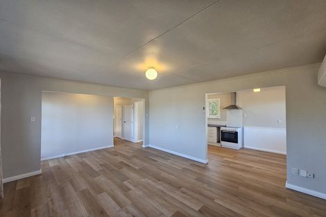 Photo of property in 5 Karewa Street, Castlecliff, Whanganui, 4501