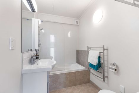 Photo of property in 20 Merlot Lane, Pukekohe, 2120