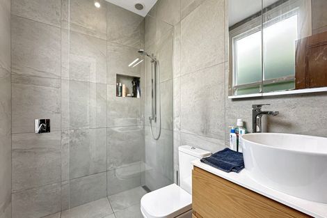 Photo of property in 12 Richmond Avenue, Northcote Point, Auckland, 0627