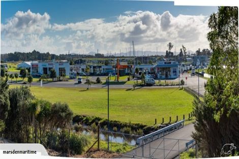 Photo of property in 132 Marsden Bay Drive, One Tree Point, 0118