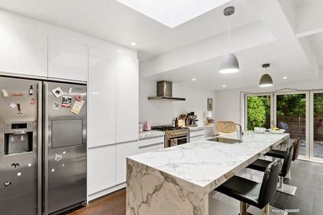 Photo of property in 34 Richmond Avenue, Karori, Wellington, 6012