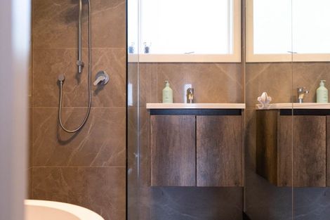 Photo of property in 12 Falkner Park, Taumarunui, 3920