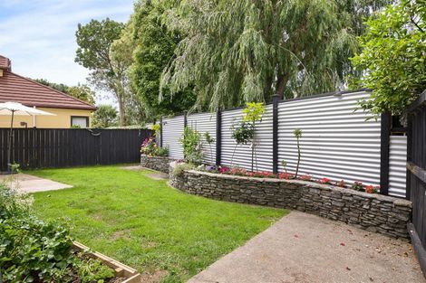 Photo of property in 31 Oakwood Grove, Eastern Beach, Auckland, 2012