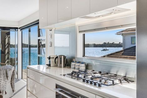 Photo of property in 8a The Parade, Bucklands Beach, Auckland, 2012