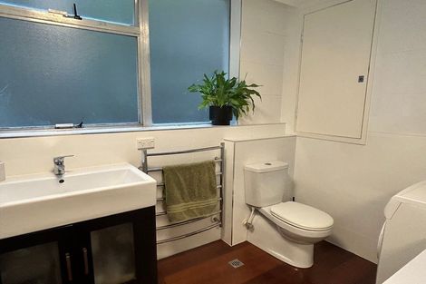 Photo of property in Greenmantle Flats, 88a Salamanca Road, Kelburn, Wellington, 6012