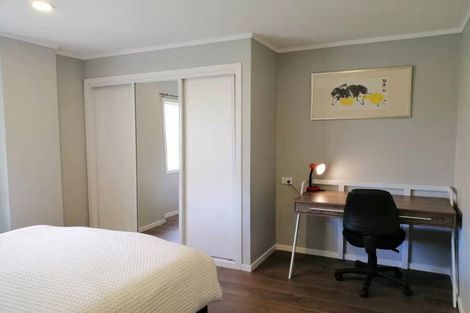 Photo of property in 121 Ennis Avenue, Pakuranga Heights, Auckland, 2010
