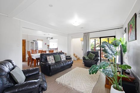 Photo of property in 56 Fruitvale Road, New Lynn, Auckland, 0600
